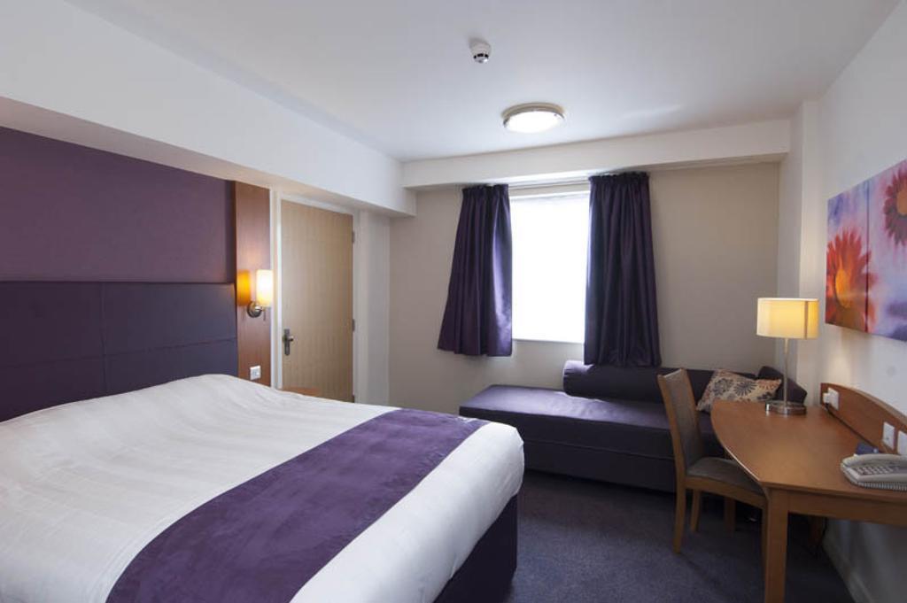 Premier Inn Sittingbourne Kent الغرفة الصورة