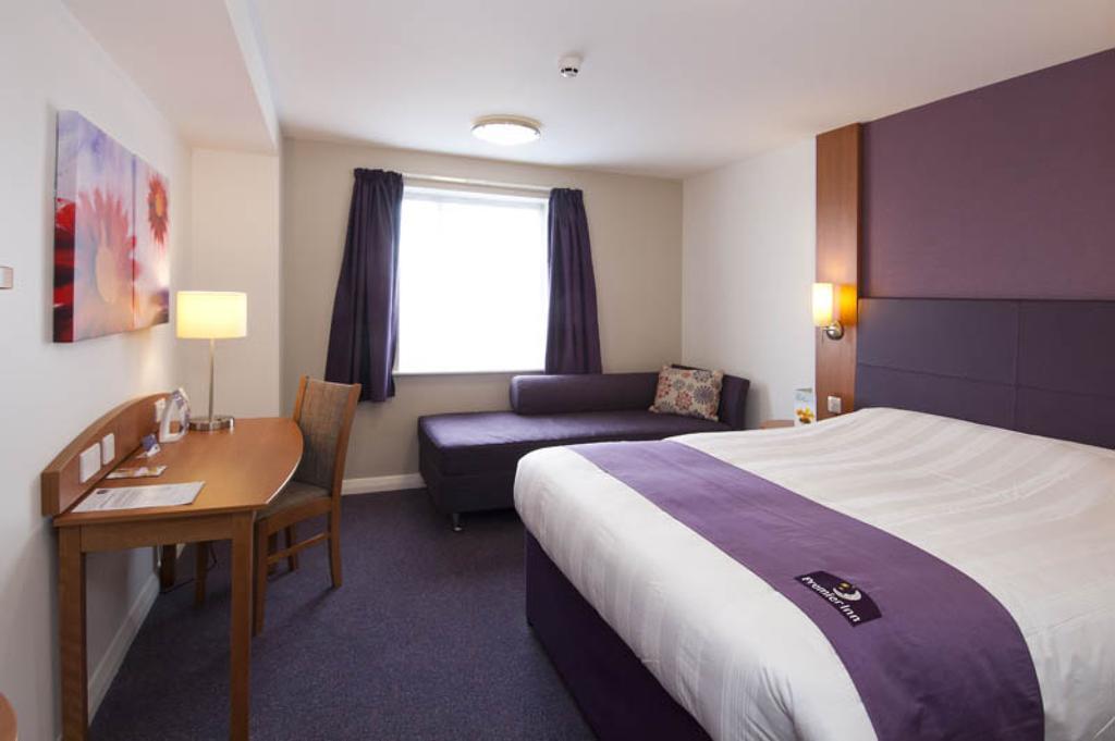 Premier Inn Sittingbourne Kent الغرفة الصورة