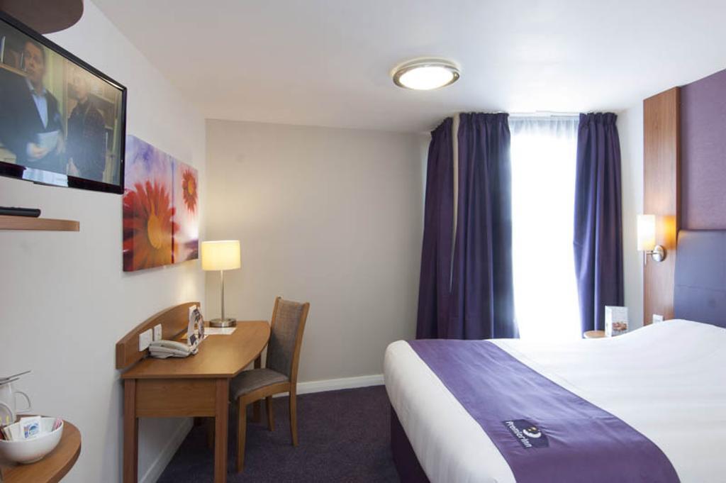 Premier Inn Sittingbourne Kent الغرفة الصورة
