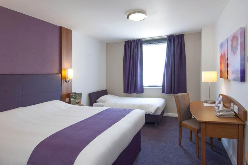 Premier Inn Sittingbourne Kent الغرفة الصورة