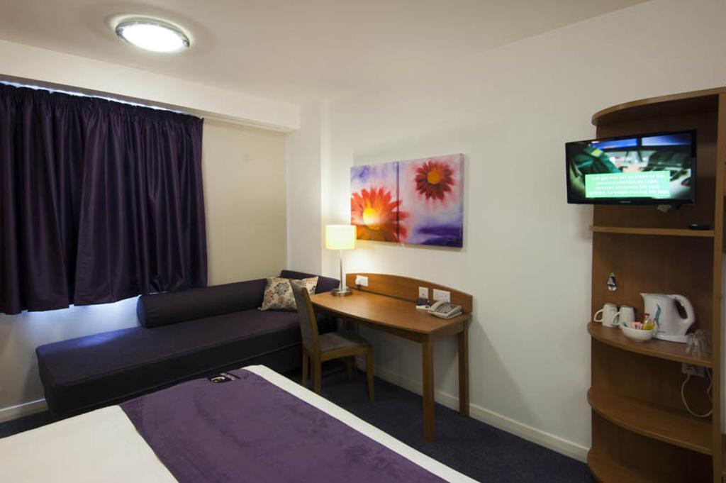 Premier Inn Sittingbourne Kent الغرفة الصورة